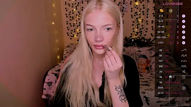 AnyaTaylor_ webcam