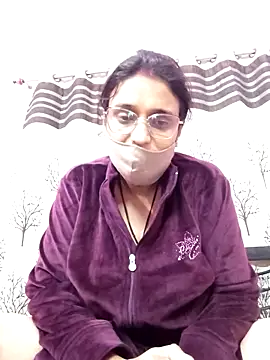 Webcam Model (Gullapi) is live