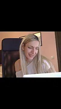 BarbieBlondieGirl webcam