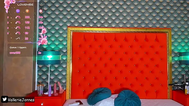 VallerieJones webcam