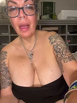 dieseldame1313 webcam