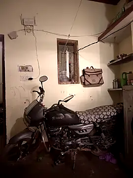 RAYI_Queen_4's live cam