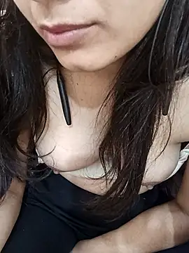 CuteSarikaLIVE webcam