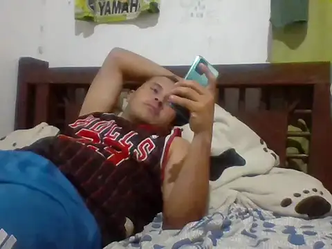 santiii___12 (M young) - #brunettes #cam2cam #colombian #ejaculation #luxurious-privates #muscular #small-audience #spanish-speaking #straight #white #young