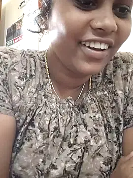 sweetqueen143 webcam