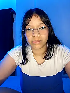 Webcam Model (Iwarii)  is live.Free join now!