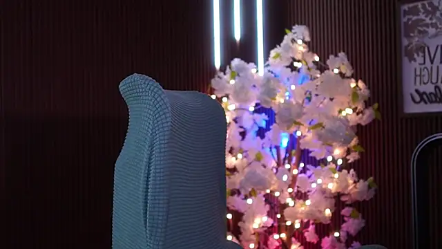 xxforyoureyesonlyxx webcam