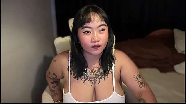 _XXXKittyTingles webcam
