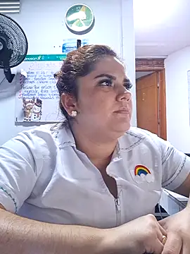 girl_redhead_bigtits webcam