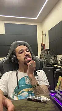 FavelaDaddyCum webcam