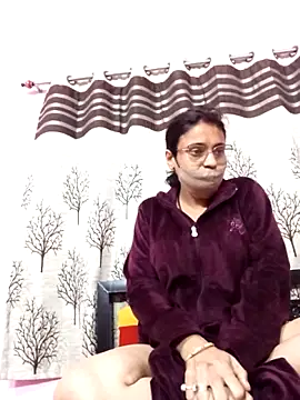 gullapi - Gullapi's free webcam - UK Sex Cams