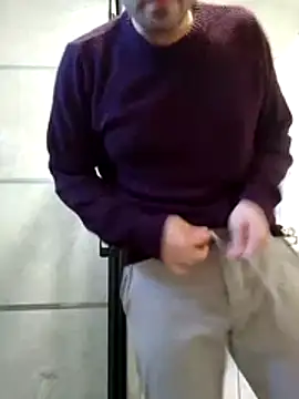 obstacless (M young) - Show your nipples