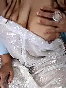 Webcam Model (Heaven-2-)  is live.Free join now!