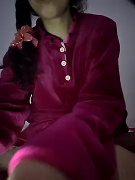 Webcam Model (altinya)  is live.Free join now!