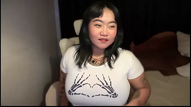 _XXXKittyTingles webcam