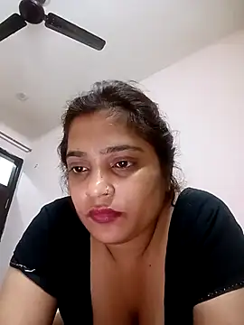 Webcam Model (Trisha_71) is live