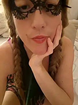 naughtycatgirl (F milf) - LT gets Surprise Vid