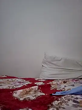 Webcam Model (altinya) is live