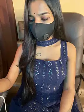 Webcam Model (its_ur_flora) is live