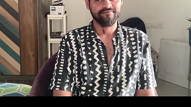 MakeMeAwareAah webcam