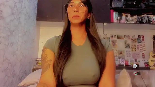 MsHugecockGoddess webcam