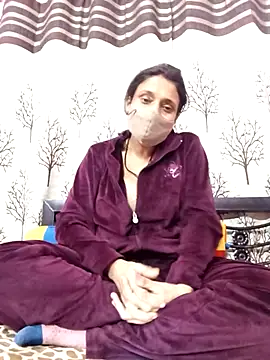 Webcam Model (Gullapi)  is live.Free join now!