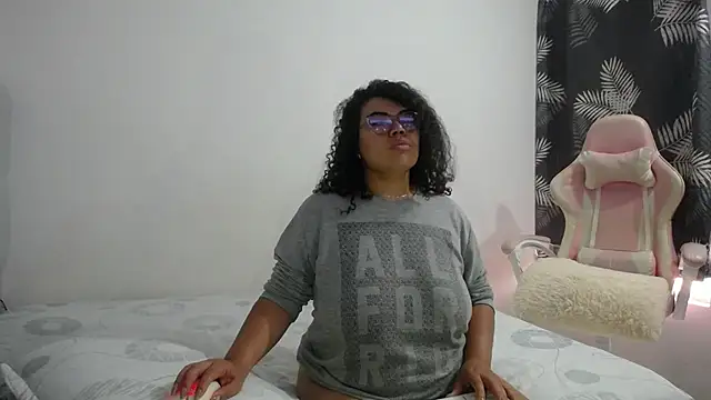 mabigomez00 - Mabigomez00's free webcam