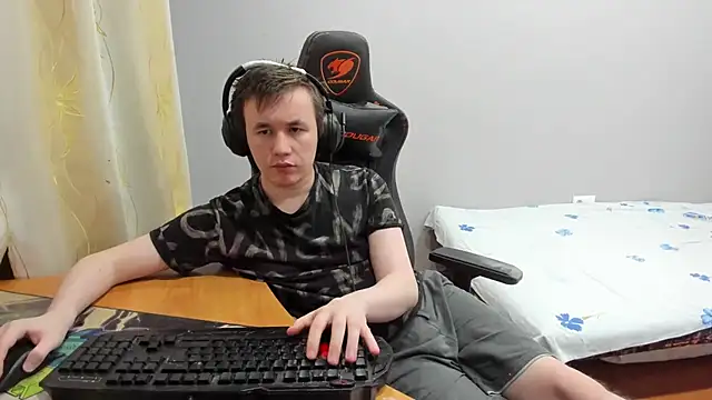 iliaskrislove - Iliaskrislove's free webcam - UK Sex Cams