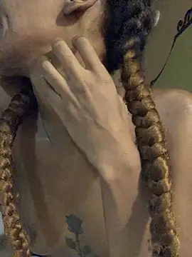 Jasmine_FullsShine webcam