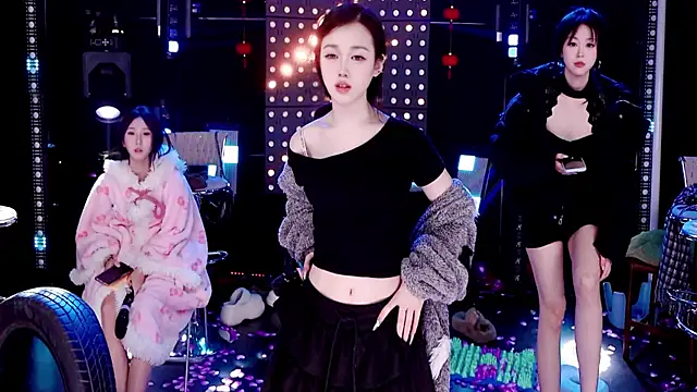 美女ZZ00033S在线直播