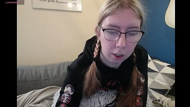 tattooedgirldk (F young) - ♥ ​Show ​me ​all of ​your ​love! ♥