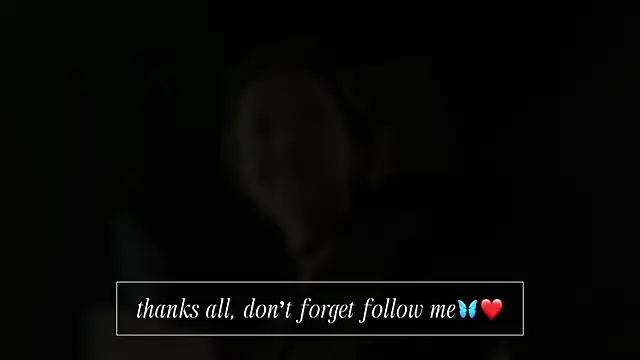 emelybenz (F teen) - tits tease