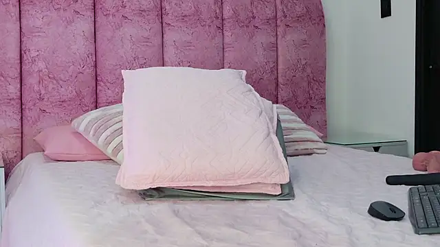 kendal_rossi - Kendal_rossi's free webcam