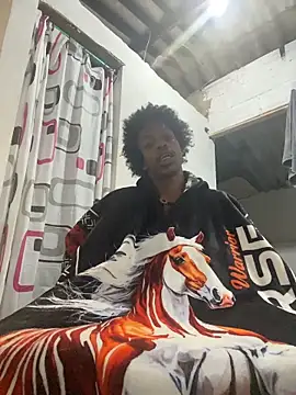 Larry-n-clouds webcam