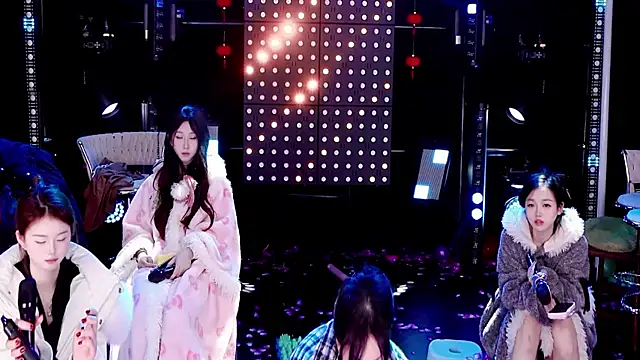 美女ZZ00033S在线直播