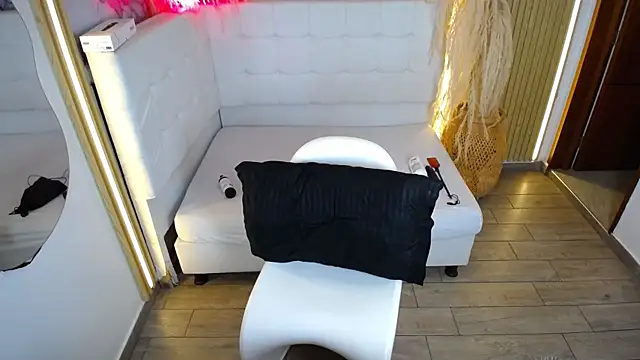 bruja__scarlata - Bruja__Scarlata's free webcam