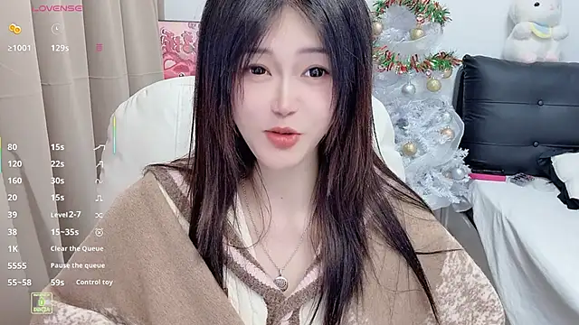 美女CeeKie在线直播