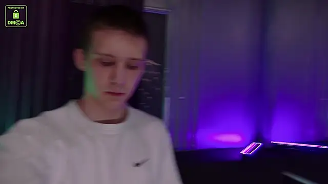 markgwalker (M young) - show body