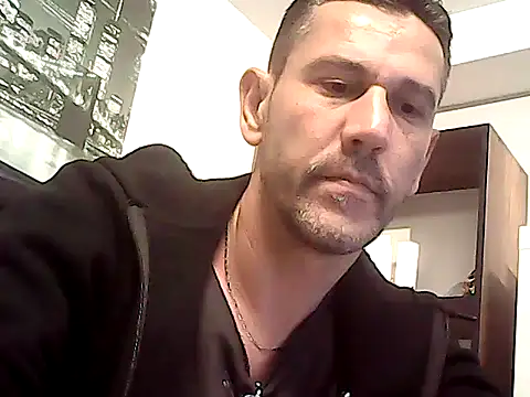 mastercharisma35 (Ask my age) - like tips ??? ı am hetero and office in