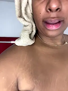 Webcam Model (NataliaaMiller_)  is live.Free join now!