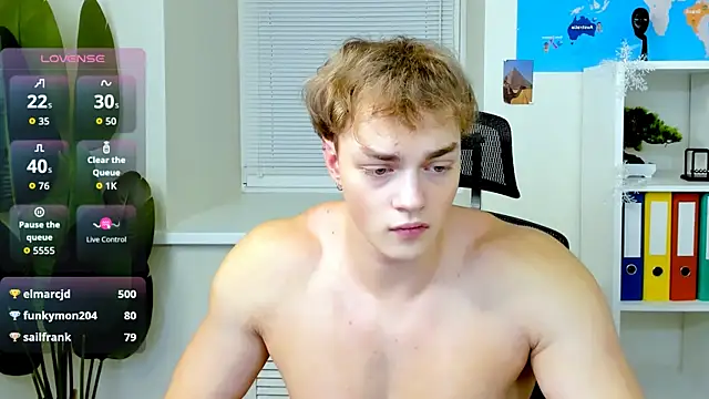 ChaseMuscular webcam