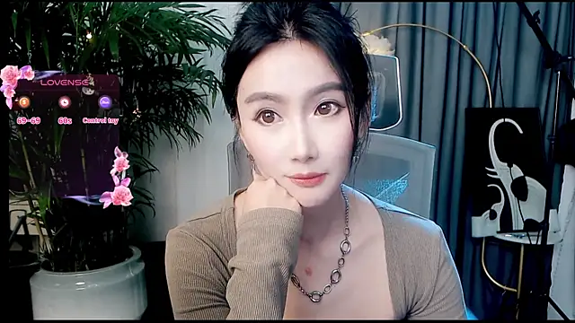 feifei-love Live Webcam on Stripchat