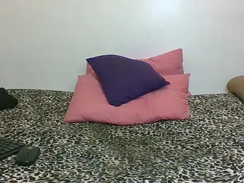 cessylolla (Ask my age) - you like my lil tyt pussy bby ?🥵