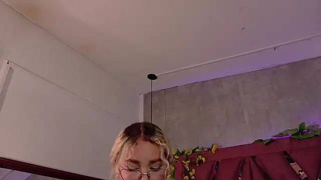 haelycute - Haelycute's free webcam - UK Sex Cams