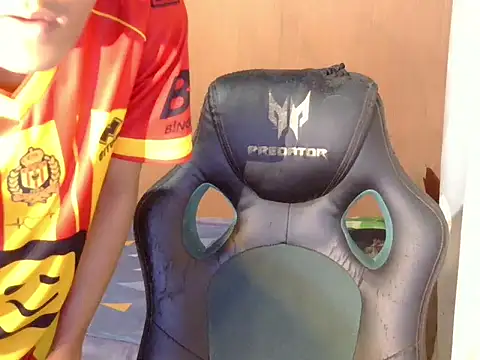 hugekenbigcock - Hugekenbigcock's free webcam - UK Sex Cams