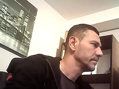 mastercharisma35 (Ask my age) - like tips ??? ı am hetero and office in