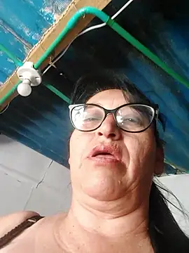 Webcam Model (clarita_01) is live