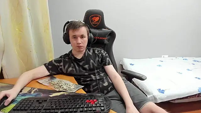 iliaskrislove - Iliaskrislove's free webcam - UK Sex Cams