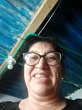 clarita_01 (F mature) - Como perrito  desnuda😍😍😍