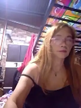 Webcam Model (SexyHottMom)  is live.Free join now!